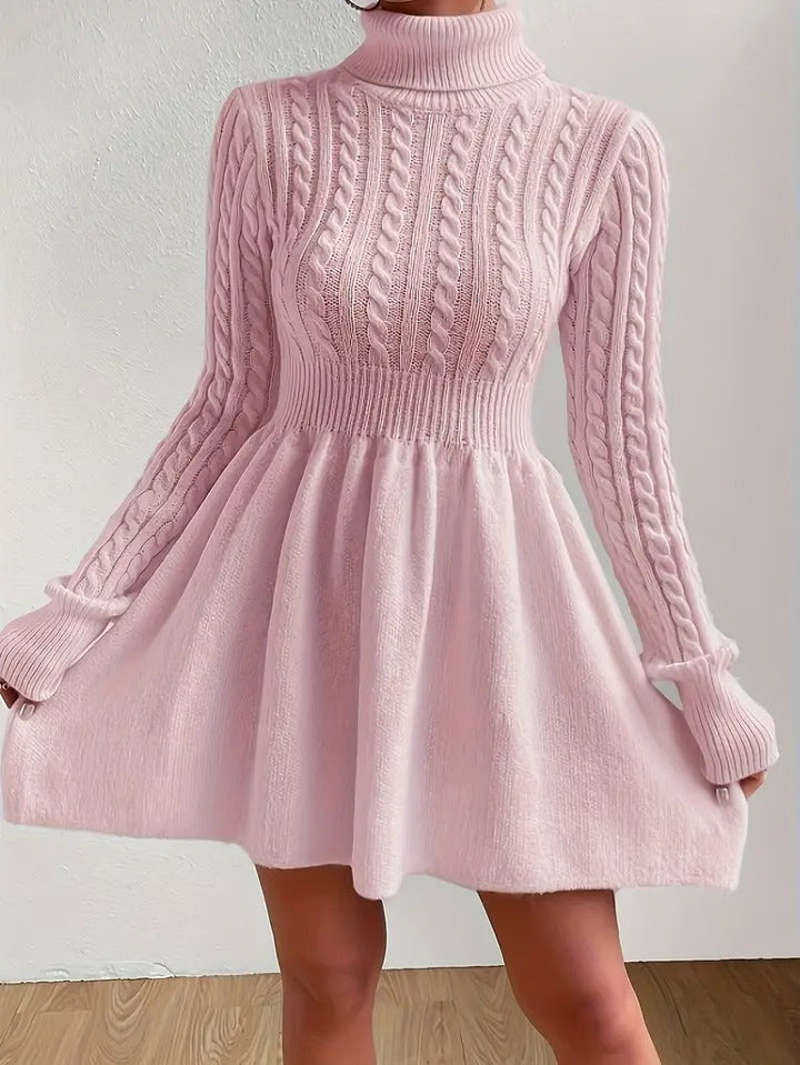 Robe pull col roulé en tricot torsadé