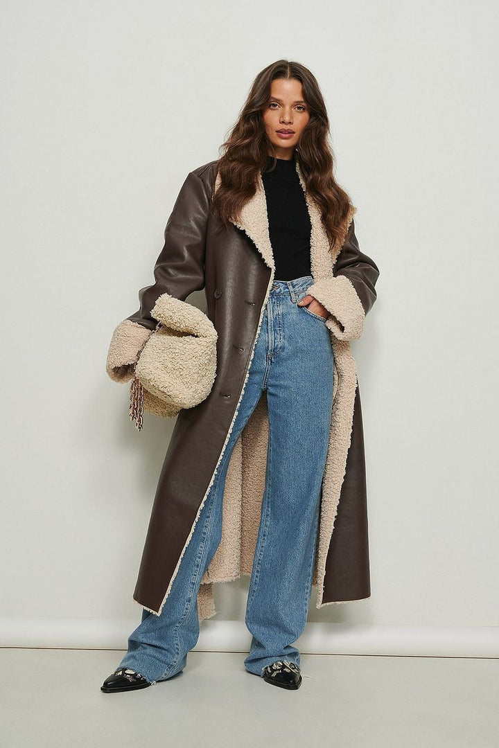 Manteau en faux cuir à détail en peluche
